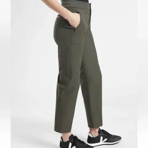 Athleta Wander Hybrid Straight Leg Pant, Color: Peat I Size: 6
